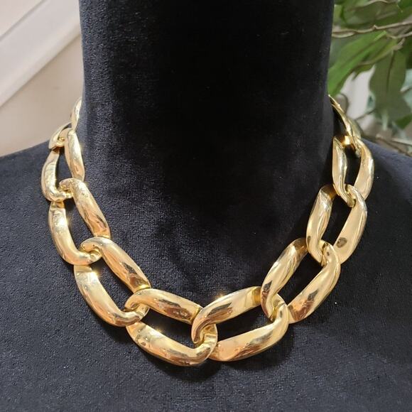 Women's Lightweight Gold Plated Cuban Link Chain Style Choker Collar Necklace - Picture 1 of 7